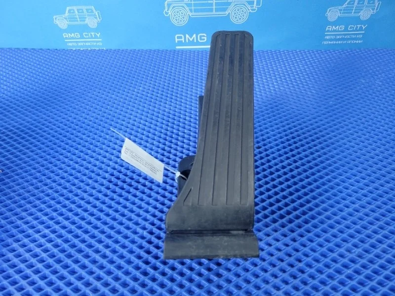 Педаль газа Mercedes-Benz C-Class 2010 A2043000004 W204 М156985