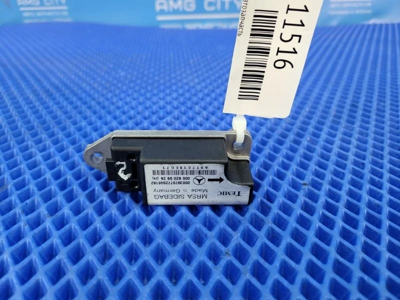 Датчик подушки безопасности Mercedes-Benz E-Class 1998 A0008209926 W210 М112911