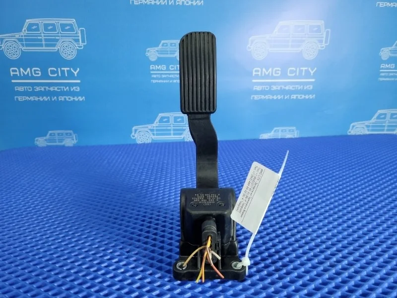 Педаль газа Mercedes-Benz Viano 2013 A9063000304 W639 M272978