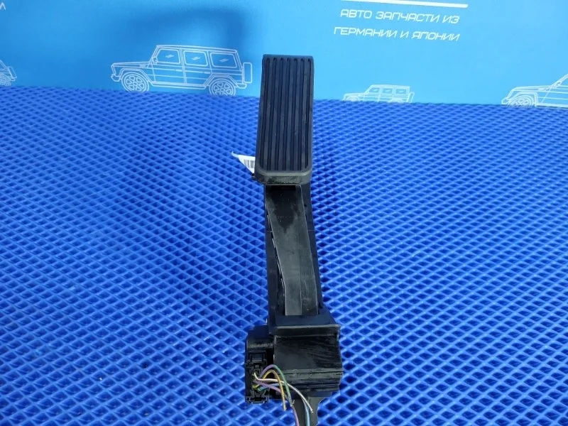 Педаль газа Mercedes-Benz S-Class 2003 A2203000104 W220 M275950