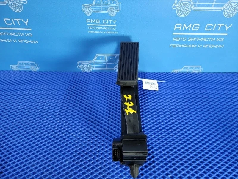 Педаль газа Mercedes-Benz S-Class 2003 A2203000104 W220 M275950