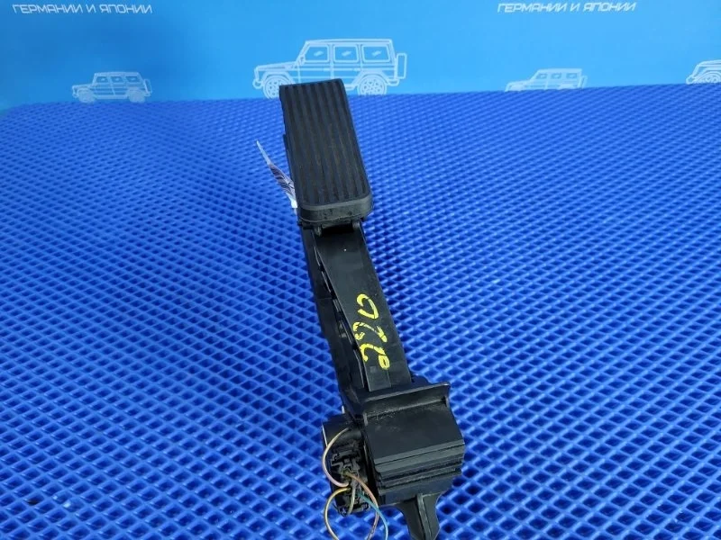 Педаль газа Mercedes-Benz S-Class 2003 A2203000104 W220 M275950