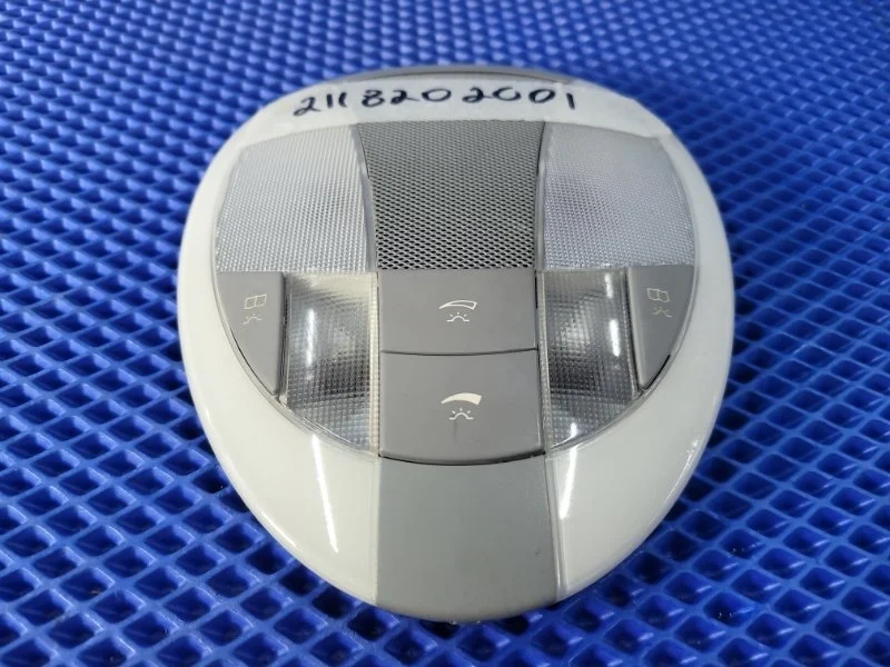 Плафон подсветки салона Mercedes-Benz E-Class 2006 A2118202001 W211 М272964