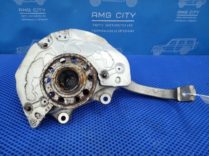 Кулак поворотный Mercedes-Benz C-Class 2016 A2053322100 W205 М274910, передний левый