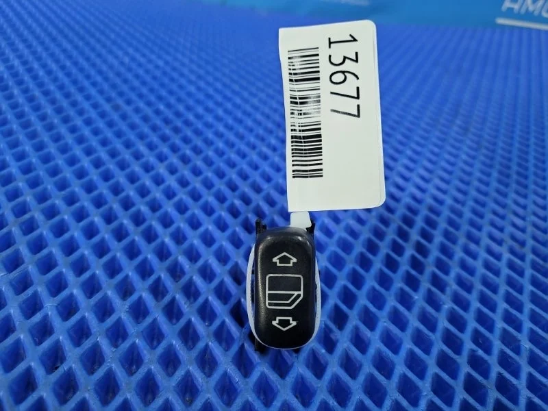 Кнопка стеклоподъемника Mercedes-Benz Slk-Class 2003 A1708201510 W170 M112, передняя