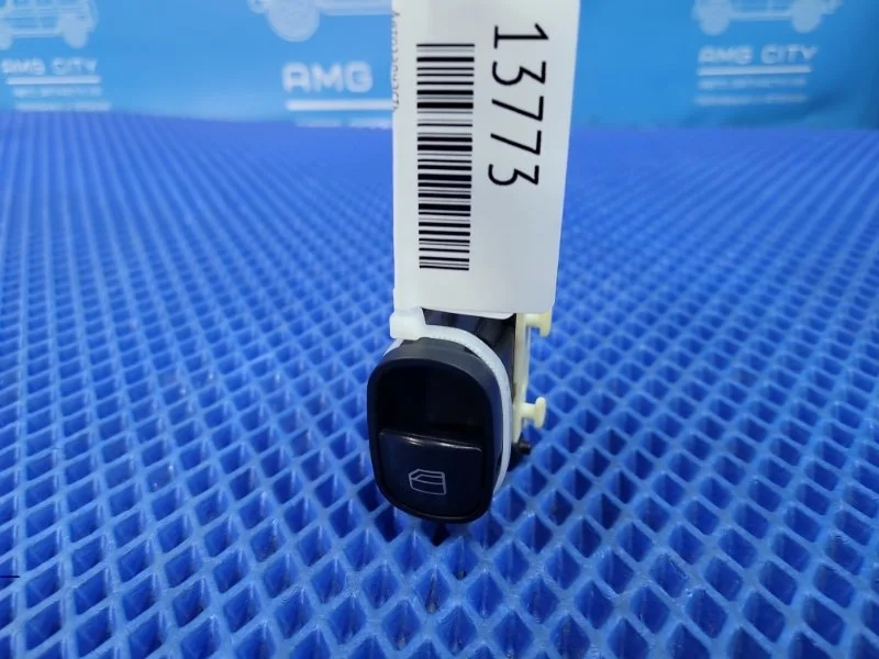 Кнопка стеклоподъемника Mercedes-Benz Clc-Class 2001 A2038200210 W203 М271955, передняя правая