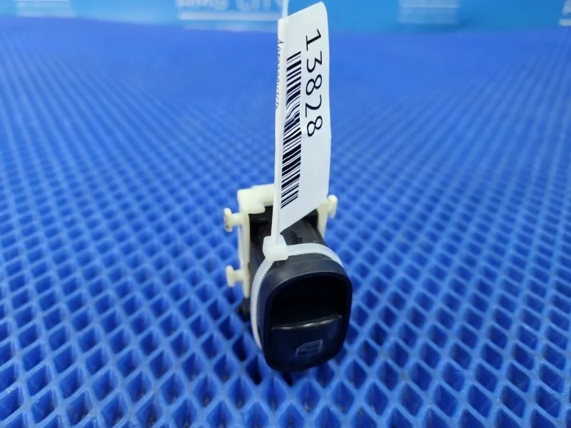 Кнопка стеклоподъемника Mercedes-Benz Clc-Class 2001 A2038200210 W203 М271955, передняя правая