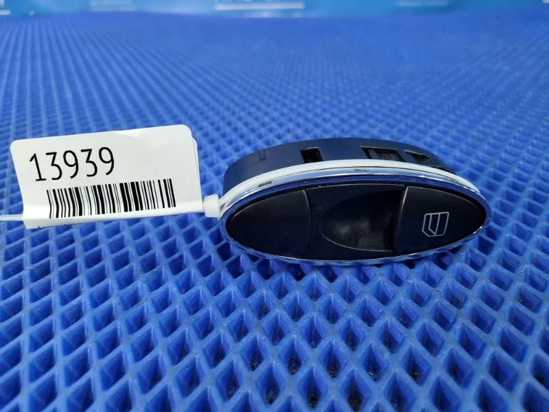 Кнопка стеклоподъемника Mercedes-Benz E-Class 2006 A2118219958 W211 М272964