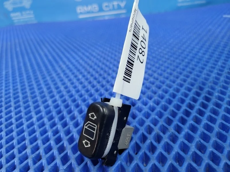 Кнопка стеклоподъемника Mercedes-Benz Slk-Class 2003 A1708201510 W170 M112, передняя