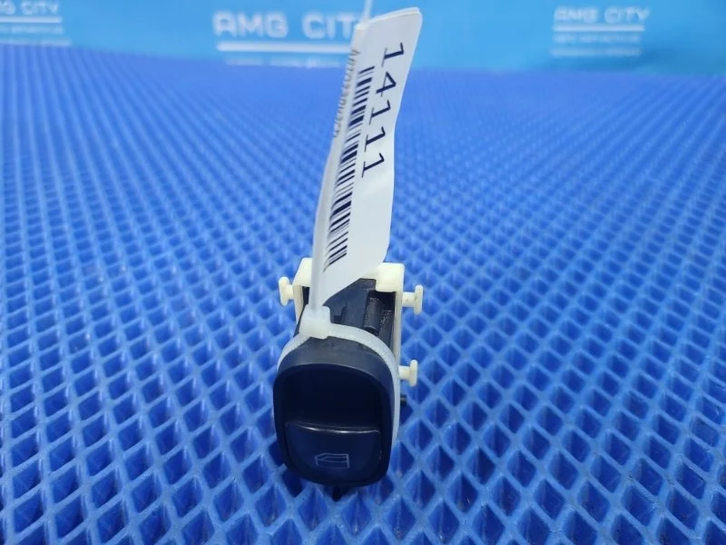 Кнопка стеклоподъемника Mercedes-Benz Clc-Class 2001 A2038200210 W203 М271955, передняя правая