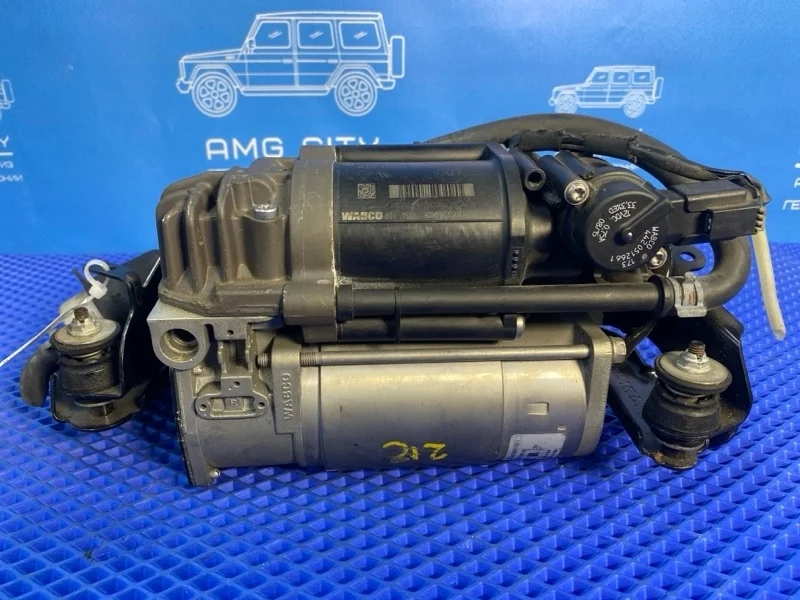Компрессор пневмоподвески Mercedes-Benz E-Class 2013 A2123200404 W212 М276952