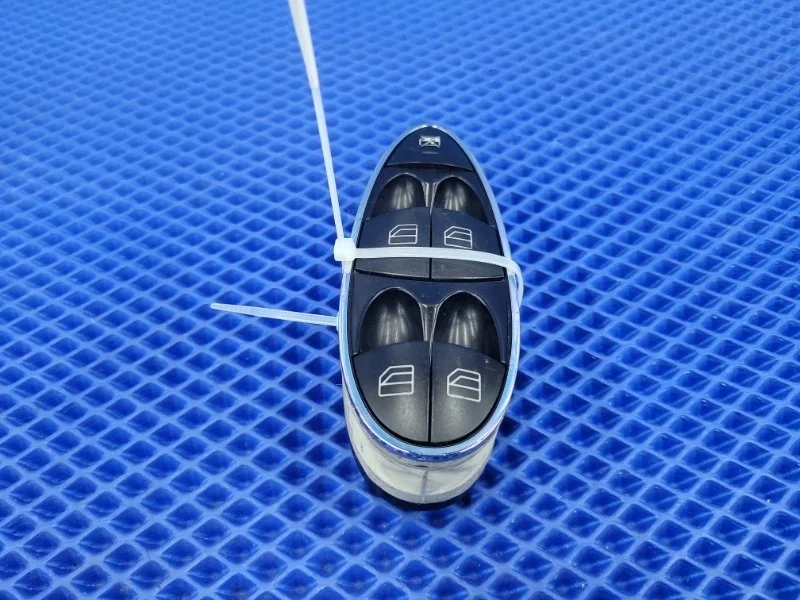 Блок управления стеклоподъемниками Mercedes-Benz E-Class 2003 A2118219951 W211 М112949, передний левый