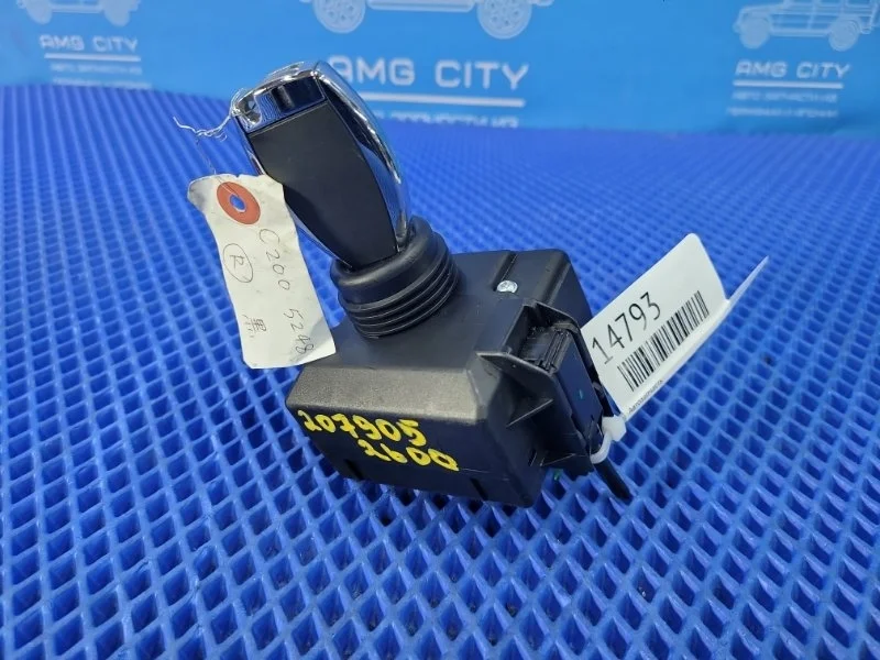 Замок зажигания Mercedes-Benz E-Class 2013 A2079052600 W207 M274920