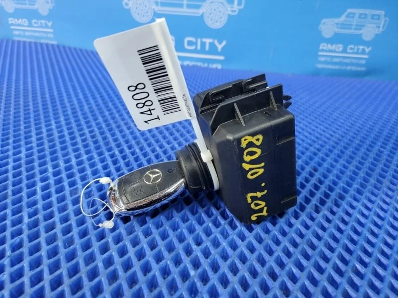 Замок зажигания Mercedes-Benz C-Class 2013 A2075450108 W204 M271820