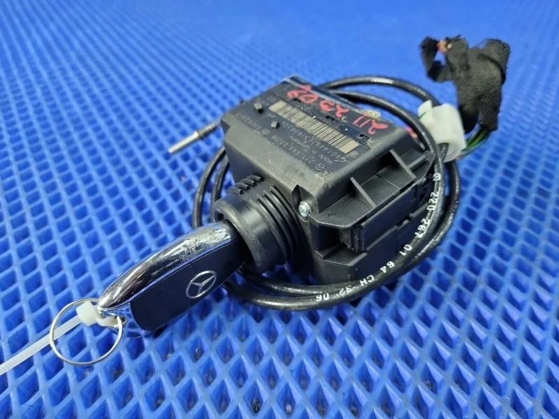 Замок зажигания Mercedes-Benz Cls-Class 2008 A2115452308 W219 М273960