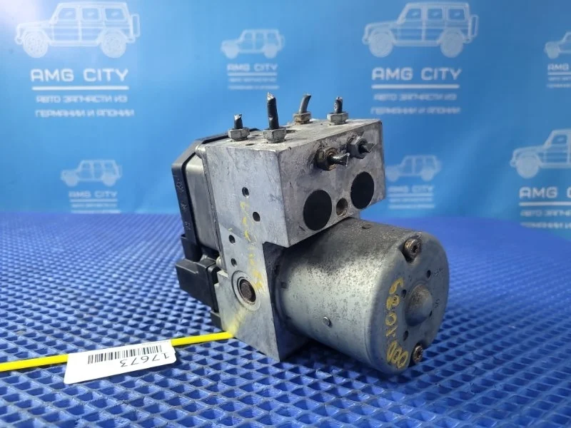 Блок ABS Mercedes-Benz Vito 2001 A0004461089 W638 M111980