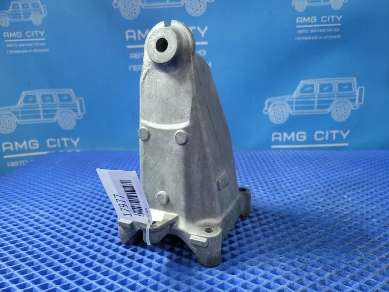 Кронштейн двигателя Mercedes-Benz C-Class 2016 A2742234304 W205
