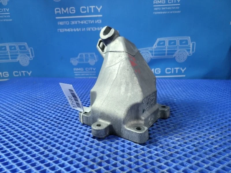 Кронштейн двигателя Mercedes-Benz C-Class 2011 A2762230004 W204 M271820