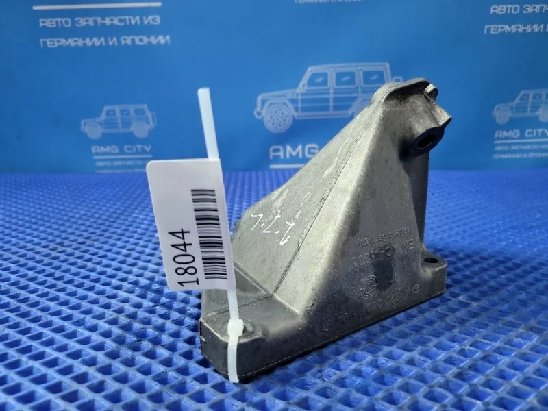 Кронштейн двигателя Mercedes-Benz E-Class 2003 A2722231604 W211 М112949