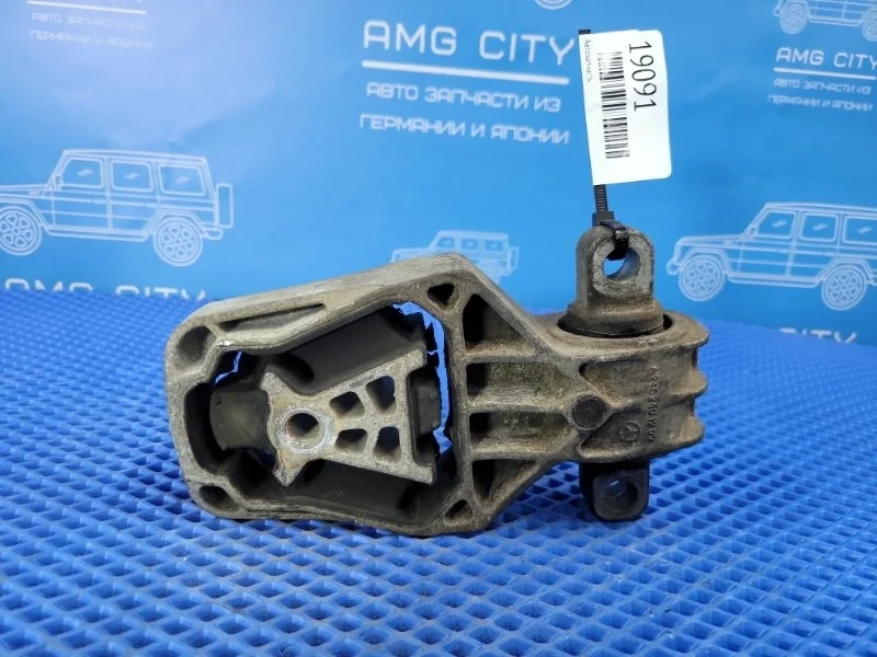 Подушка двигателя Mercedes-Benz A-Class 2014 A2462401209 W176 М270910