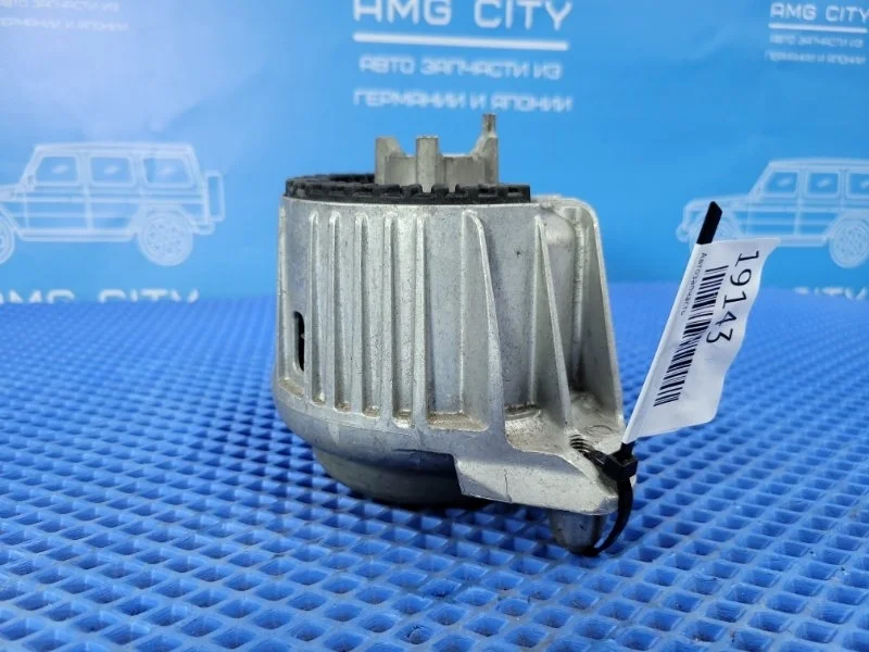 Подушка двигателя Mercedes-Benz C-Class 2010 A2072400717 W204 М271820