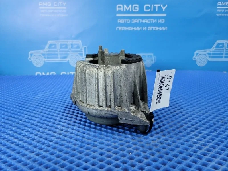 Подушка двигателя Mercedes-Benz C-Class 2010 A2072400717 W204 М271820