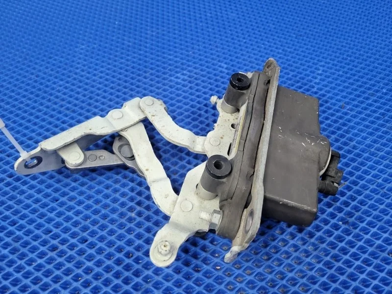 Петля капота Mercedes-Benz C-Class 2013 A2048800128 W204 M271820, левая