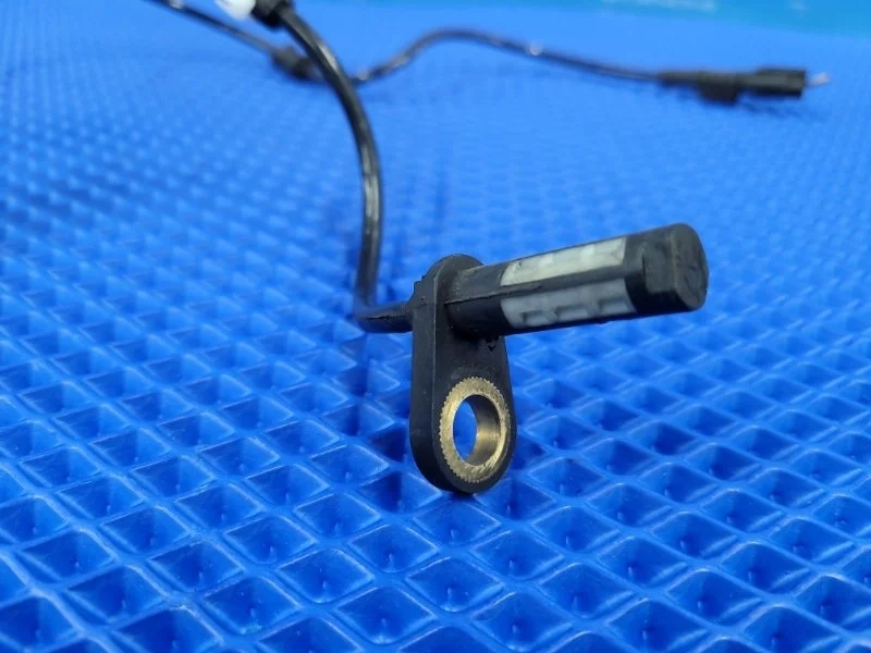 Датчик ABS Mercedes-Benz E-Class 2003 A2115401317 W211 М112949, передний левый