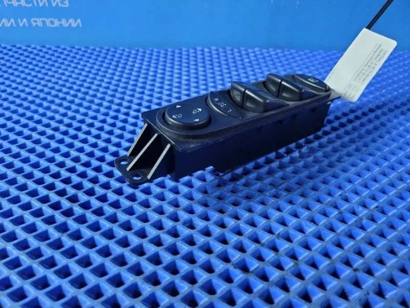 Блок управления стеклоподъемниками Mercedes-Benz Viano 2008 A6395451313 W639 M112976, передний левый
