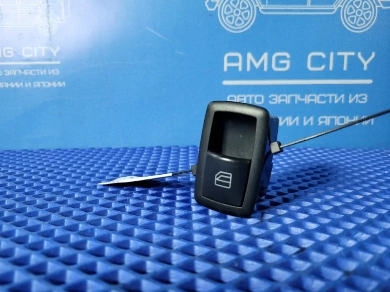 Кнопка стеклоподъемника Mercedes-Benz R-Class 2006 A2518200510 W251 М272967, задняя правая