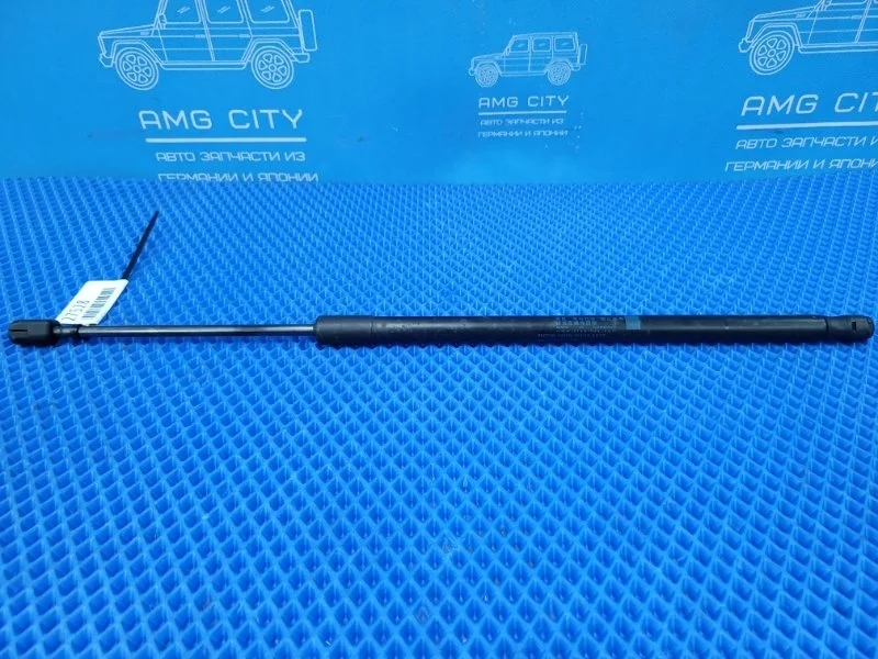 Амортизатор капота Mercedes-Benz C-Class 2011 A2048800029 W204 М271860, передний левый