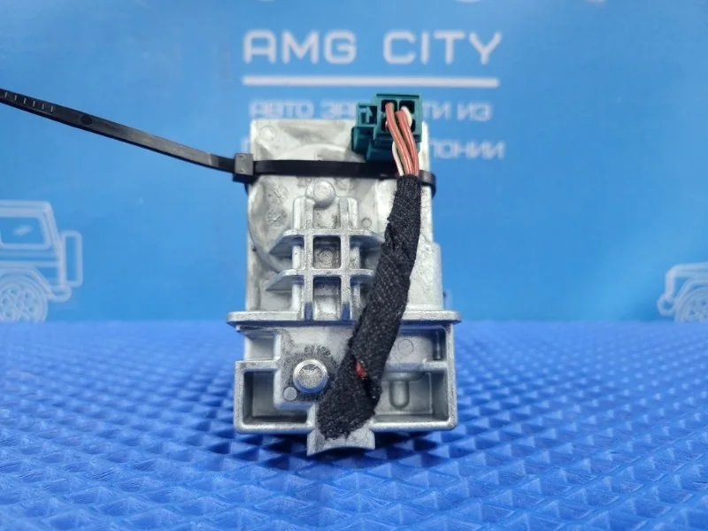 Блокиратор рулевой колонки Mercedes-Benz C-Class 2013 A2045458132 W204 M271820