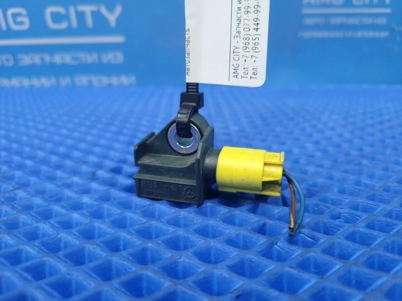 Датчик ускорения Mercedes-Benz E-Class 2013 A1729056000 W212 М276952