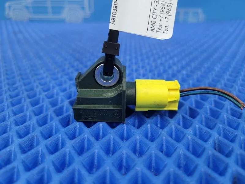 Датчик ускорения Mercedes-Benz E-Class 2013 A1729056000 W212 М276952