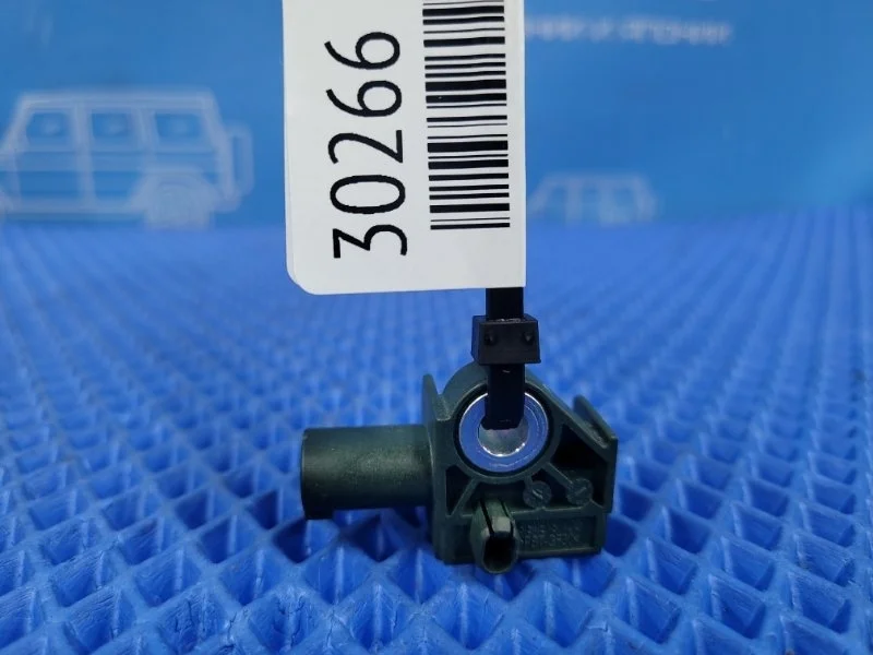 Датчик ускорения Mercedes-Benz E-Class 2013 A1729056000 W212 М276952