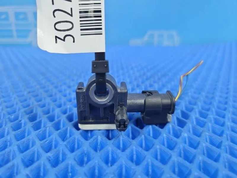 Датчик ускорения Mercedes-Benz Gl-Class 2015 A1668210151 X166 М276821