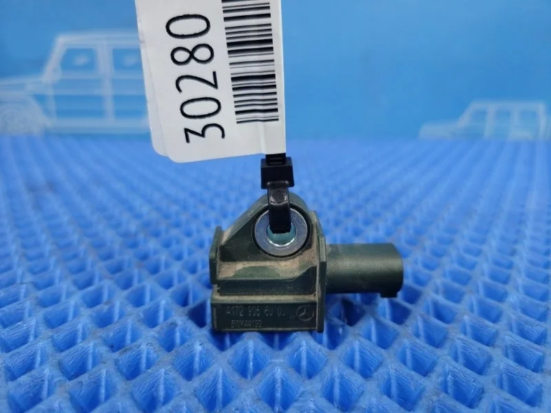 Датчик ускорения Mercedes-Benz E-Class 2013 A1729056000 W212 М276952