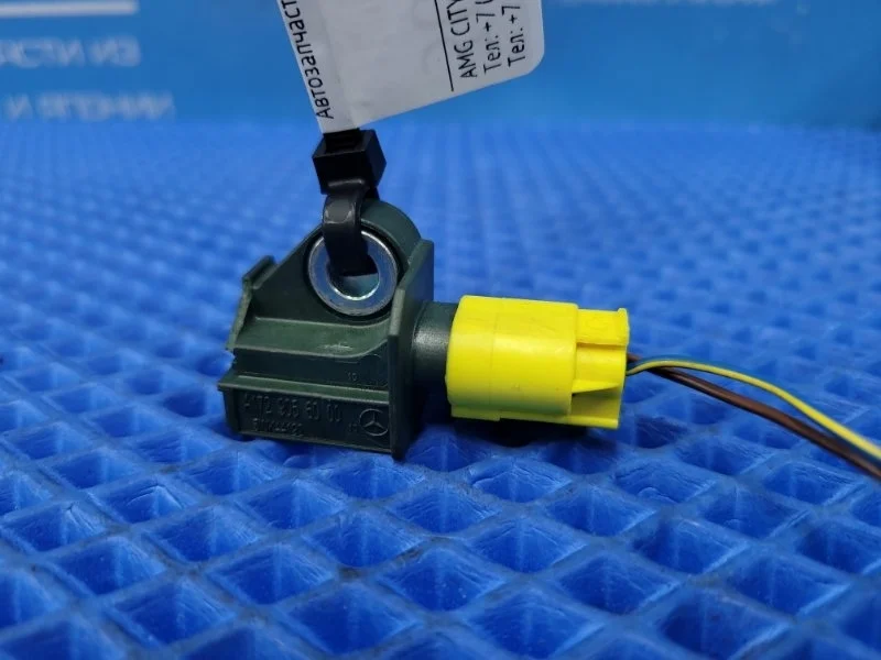 Датчик ускорения Mercedes-Benz E-Class 2013 A1729056000 W212 М276952