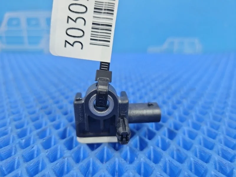 Датчик ускорения Mercedes-Benz Gl-Class 2015 A1668210151 X166 М276821