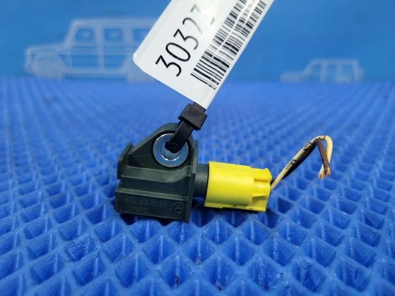 Датчик ускорения Mercedes-Benz E-Class 2013 A1729056000 W212 М276952