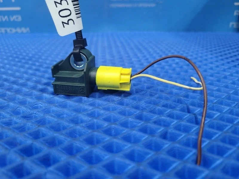 Датчик ускорения Mercedes-Benz E-Class 2013 A1729056000 W212 М276952