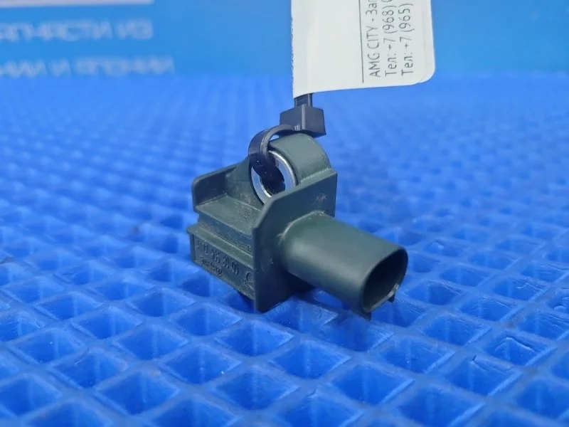 Датчик ускорения Mercedes-Benz E-Class 2013 A1729056000 W212 М276952