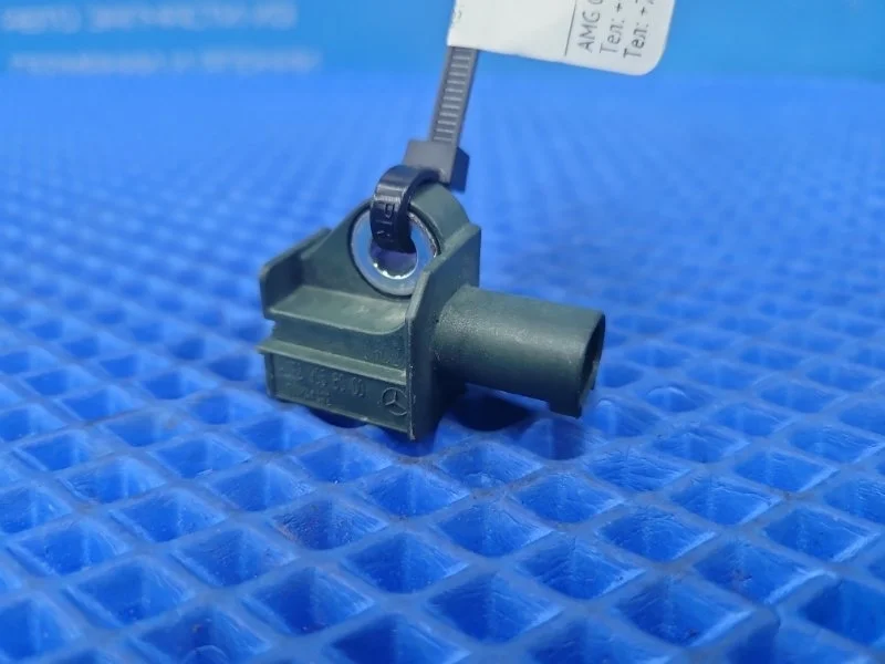 Датчик ускорения Mercedes-Benz E-Class 2013 A1729056000 W212 М276952