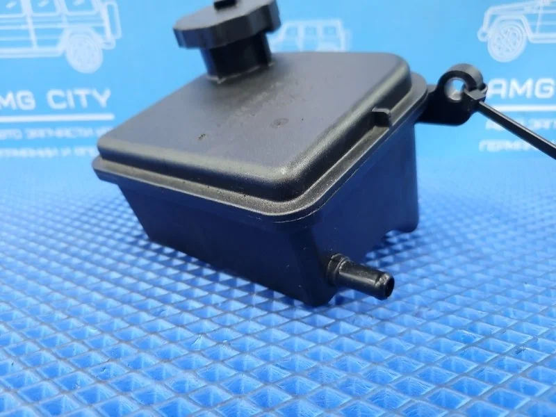 Бачок гидроусилителя руля Mercedes-Benz C-Class 2012 A0004602983 W204 М274910