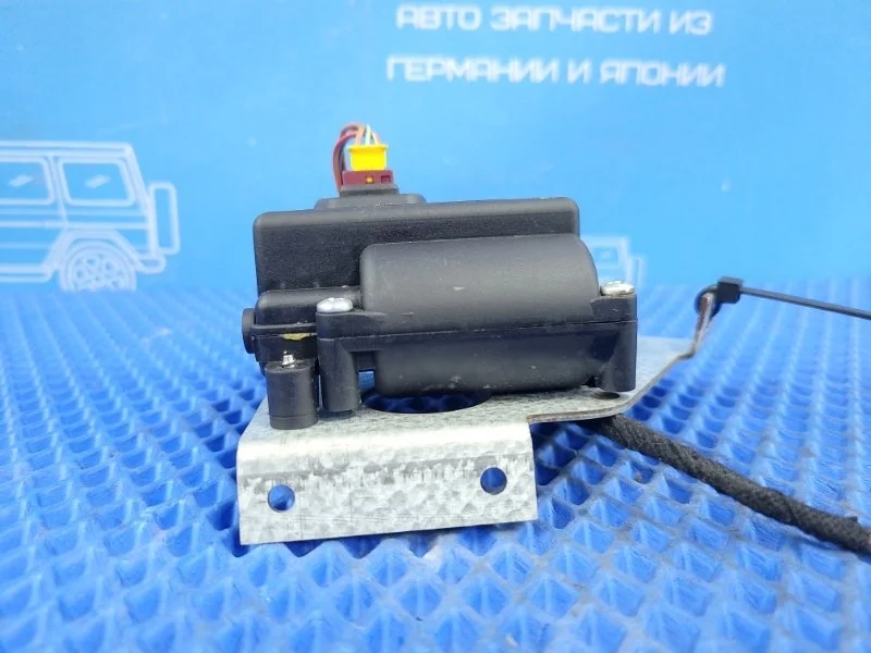 Моторчик oткpывания форточки Mercedes-Benz Vito 2001 A6388290001 W638 M111980, задний левый