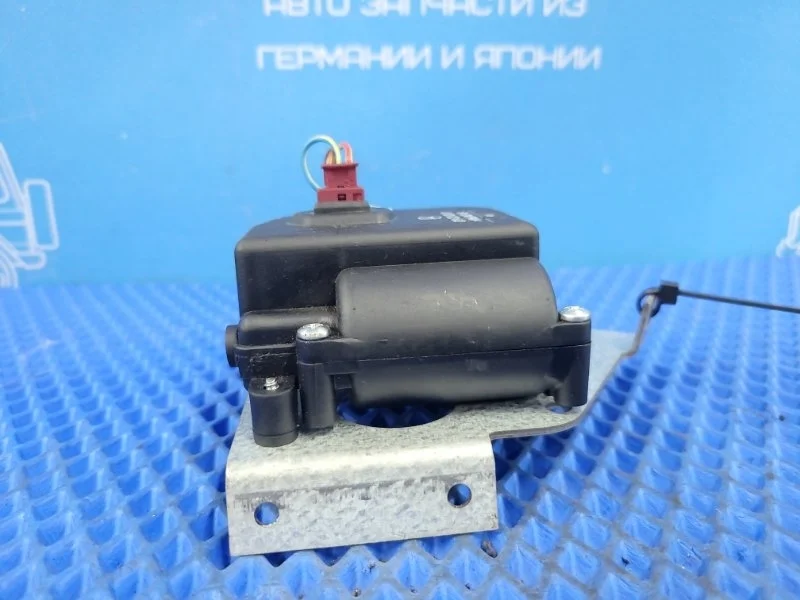 Моторчик oткpывания форточки Mercedes-Benz Vito 2001 A6388290001 W638 M111980, задний левый