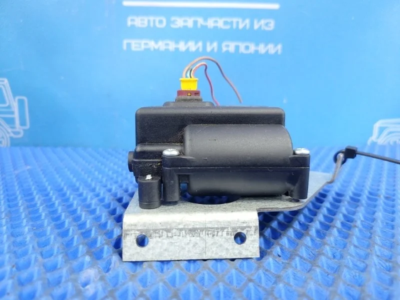 Моторчик oткpывания форточки Mercedes-Benz Vito 2001 A6388290001 W638 M111980, задний левый