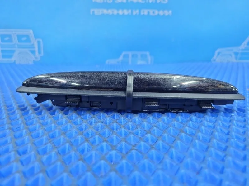 Дисплей парктроника Mercedes-Benz C-Class 2011 A2465420023 W204 М271860