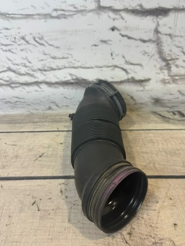 Патрубок воздушного фильтра Audi A3 2009