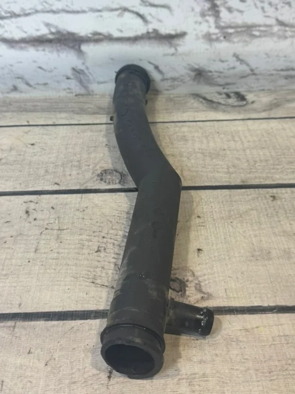 Патрубок охлаждения VW Jetta 2010